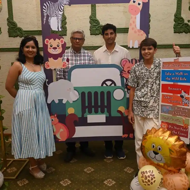 Book safari birthday decoration with backdrop